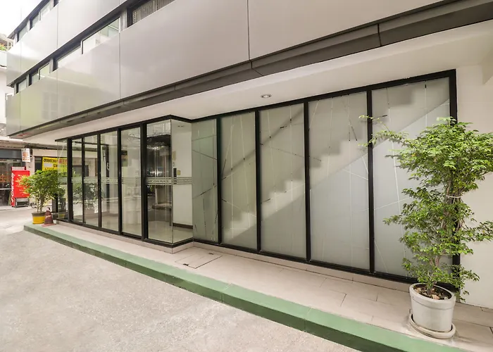 Oyo 225 Premier Place Отель Бангкок