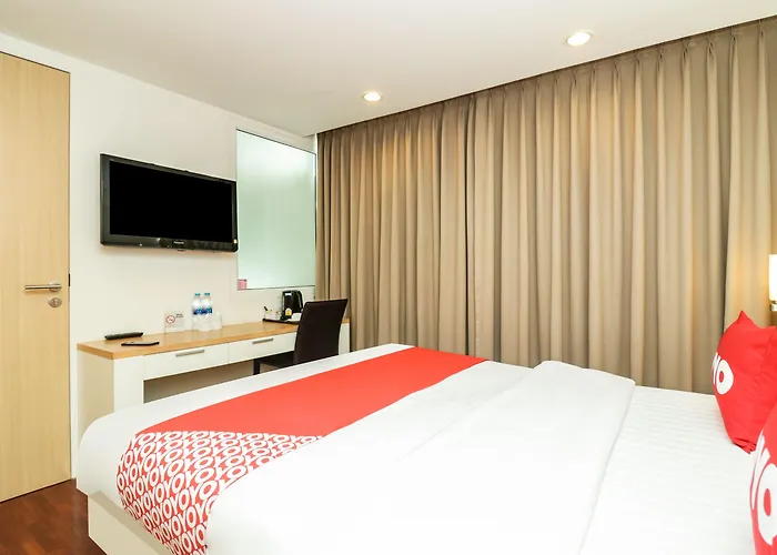 Отель Oyo 225 Premier Place 2*