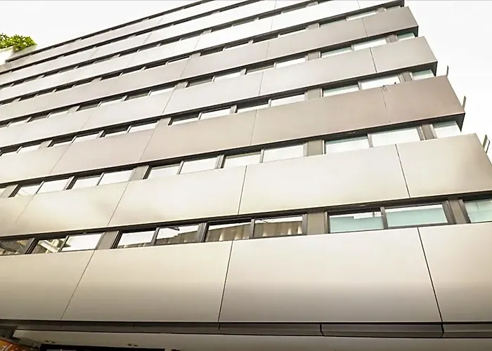 Oyo 225 Premier Place Отель