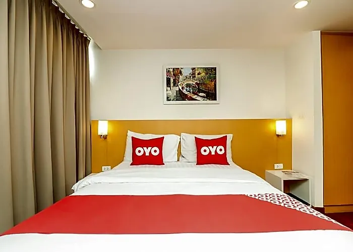 Отель Oyo 225 Premier Place 2*