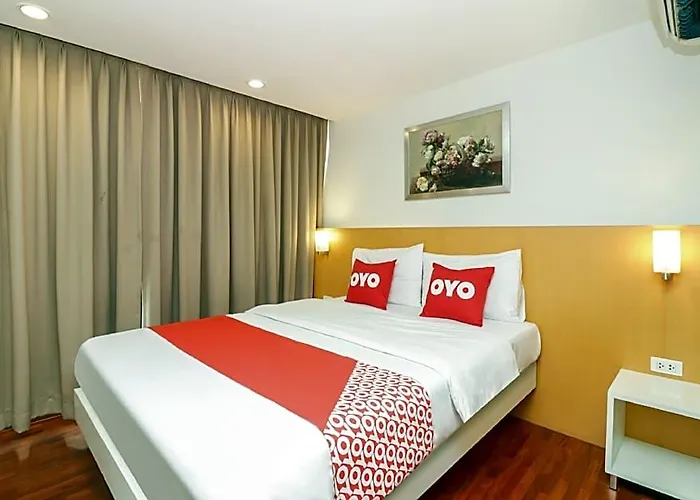 Oyo 225 Premier Place 2*