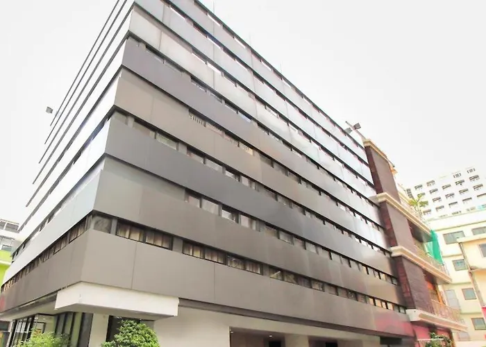 Oyo 225 Premier Place Отель 2*